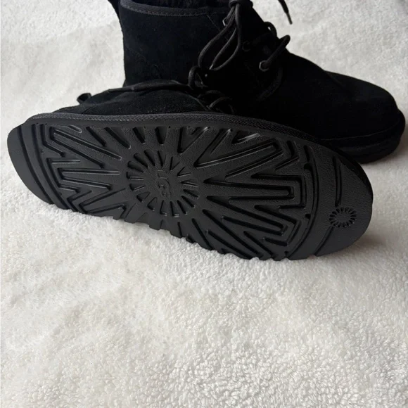 UGG Neumel Boots - Picture 4 of 5